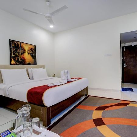 Hotel Lorven Визакхапатнам Екстериор снимка