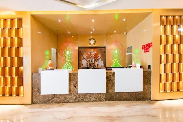 Hotel Lorven Визакхапатнам Екстериор снимка
