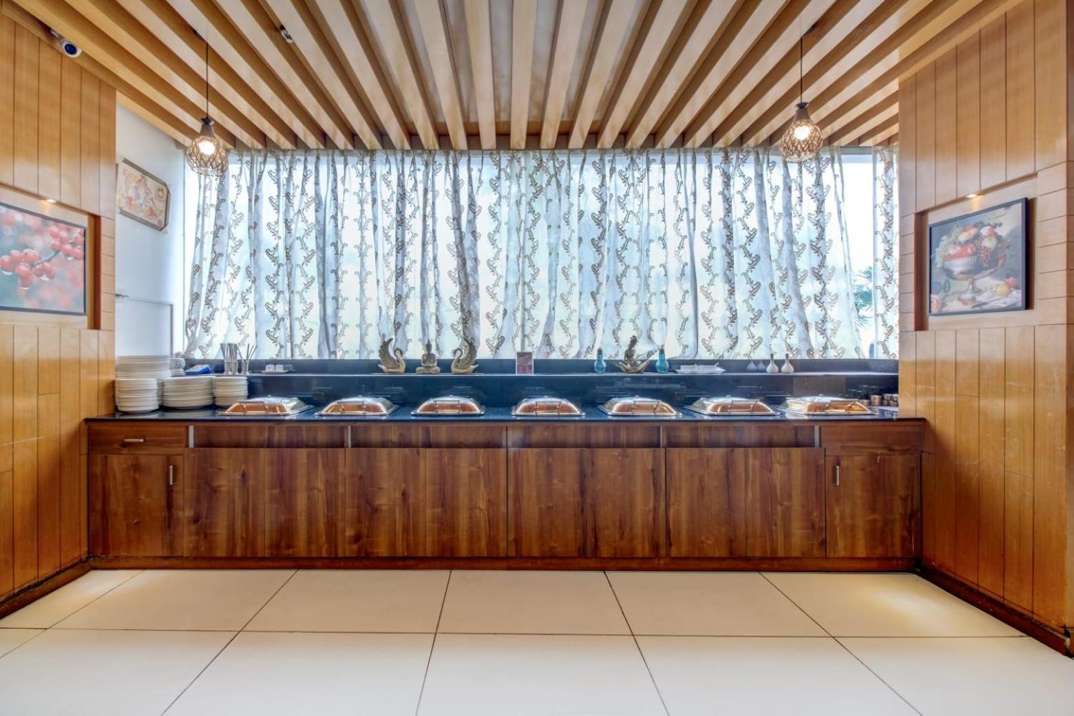 Hotel Lorven Визакхапатнам Екстериор снимка