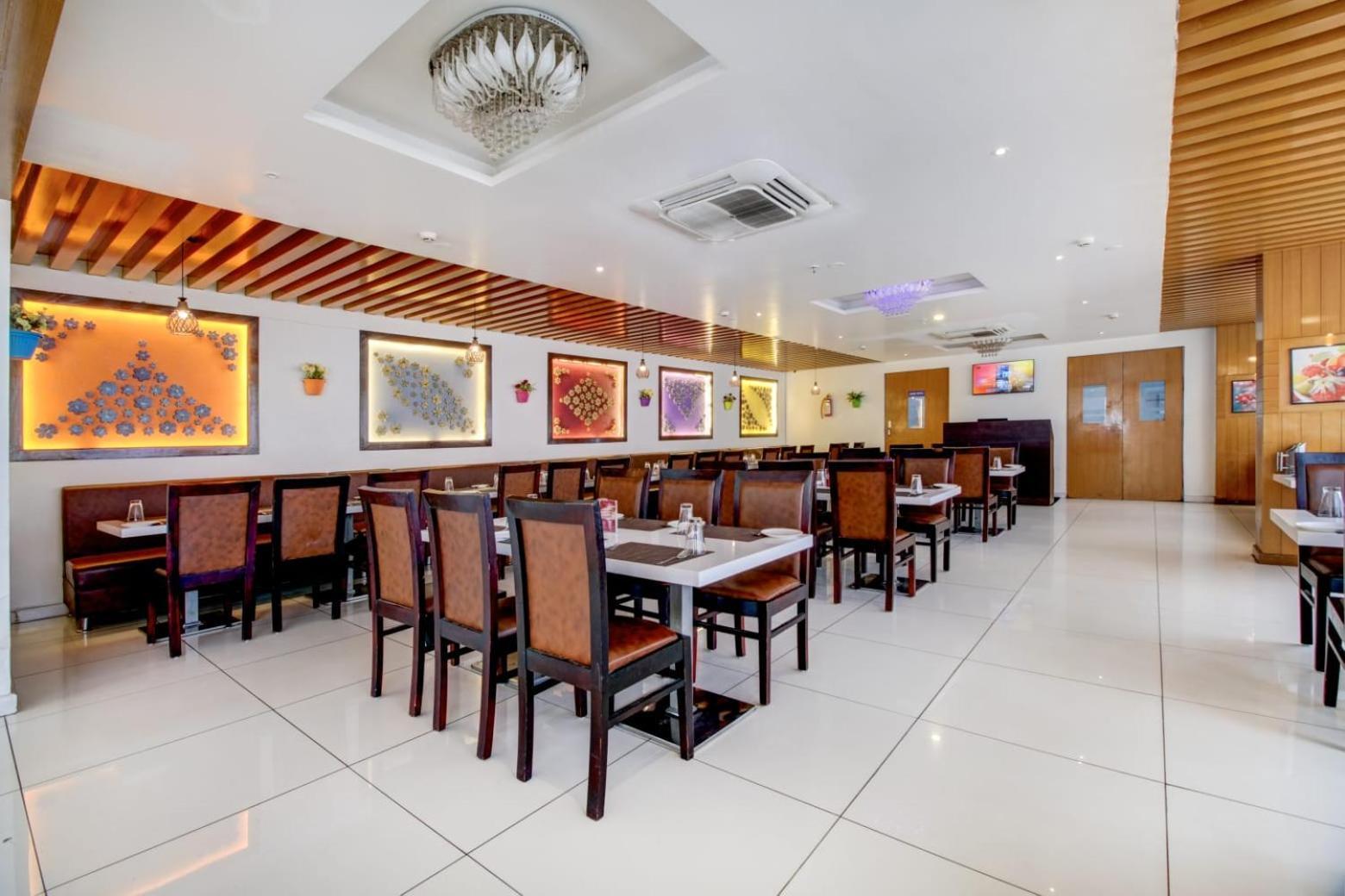 Hotel Lorven Визакхапатнам Екстериор снимка