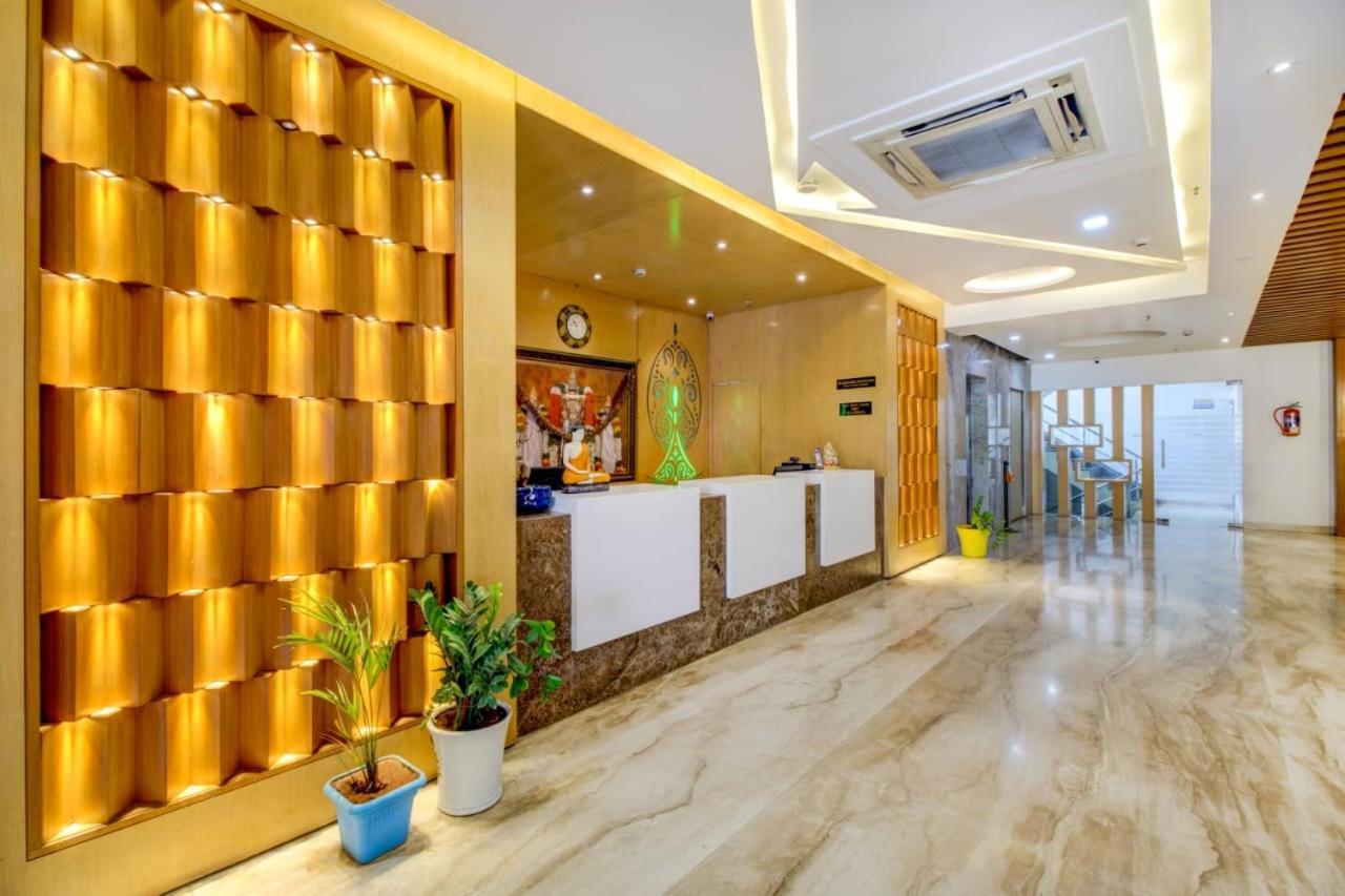 Hotel Lorven Визакхапатнам Екстериор снимка